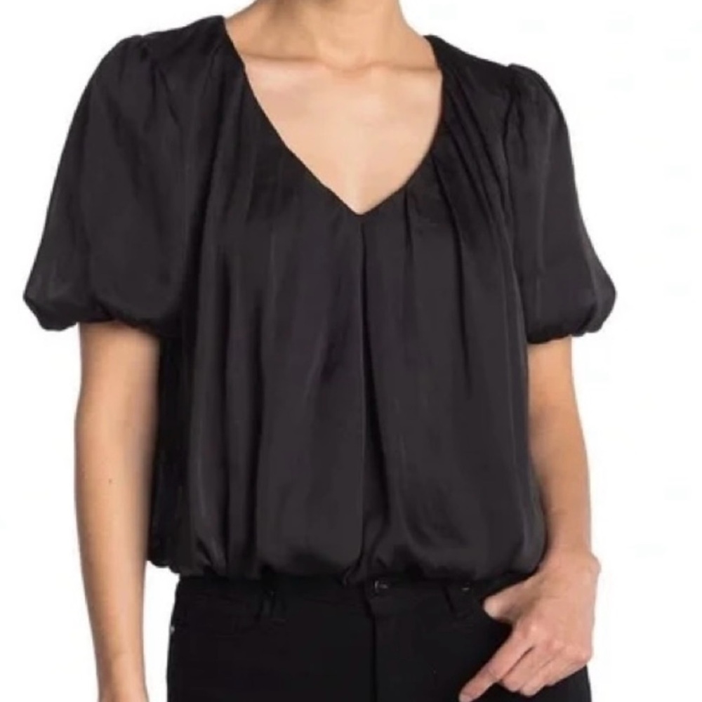 ASTR The Label Satin Bubble Hem Blouse Women’s Size XL Black V Neck Crop… - Picture 2 of 12